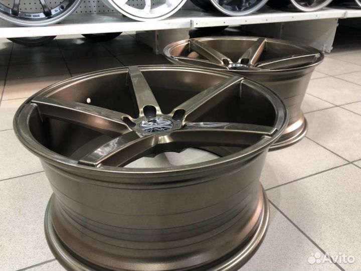 Vossen VPS-303 R18 5*114.3 Бронза