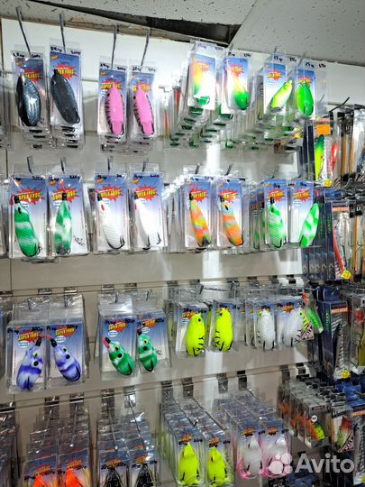 Лягушки на змееголова