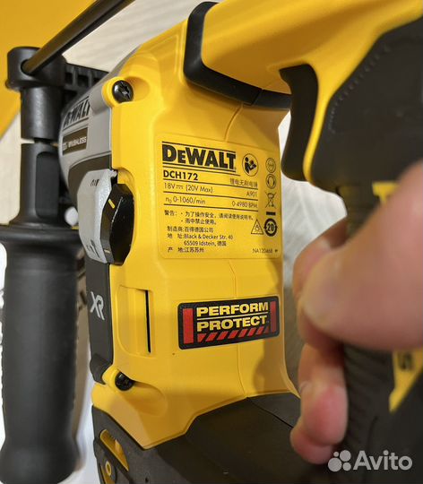 Перфоратор Dewalt DCH172