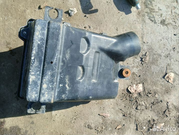 Корпус воздушного фильтра mazda 626 gd 2.0