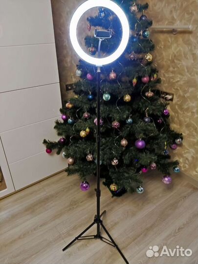 Кольцевая лампа 26 см+ 2 штатива+крепление для тел