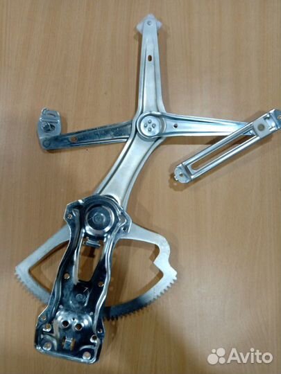 Стеклоподьемник передний правый w210