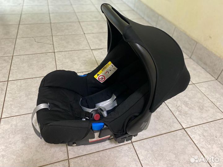 Автокресло Britax Römer Baby-Safe + ременная база
