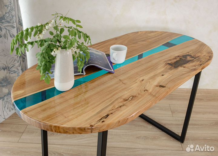 Стол река из эпоксидной смолы овальный