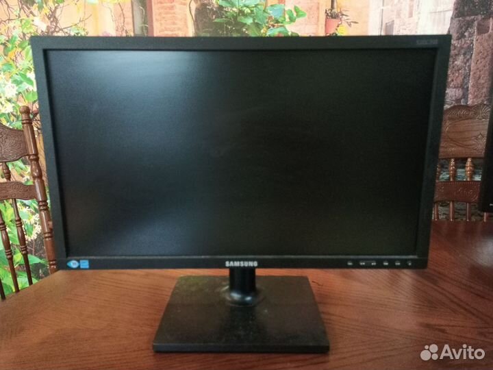 Монитор Samsung S20C200