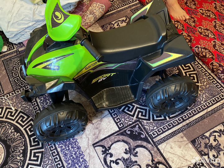 Детский квадроцикл на аккумуляторе