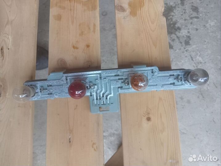 Задняя левая фара