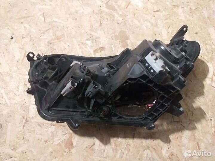 Фара правая Toyota Rav4 Led 2017 год