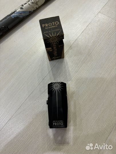 Зажим для трюкового самоката