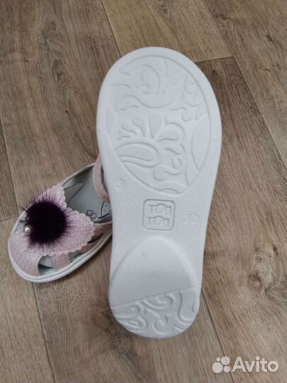 Сандалии для девочки