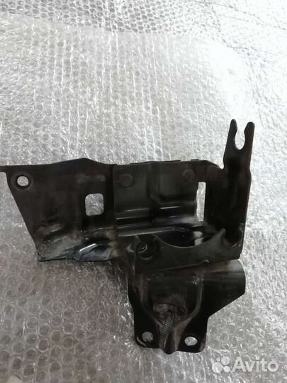 Кранштеин блока абс Nissan X-Trail t32