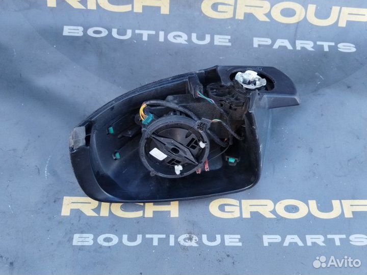 Зеркало заднего вида боковое правое Chrysler 300C