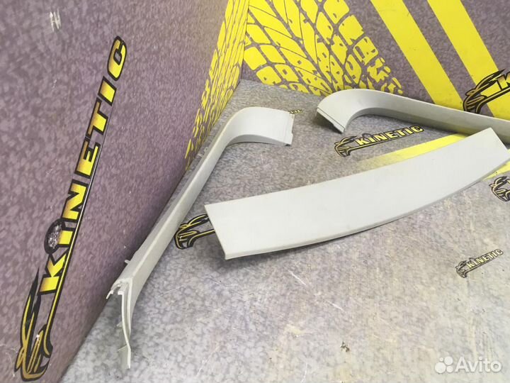 Обшивка двери багажника Фокус 2 хэтчбек