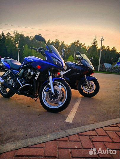 Мотоцикл yamaha Fzs600