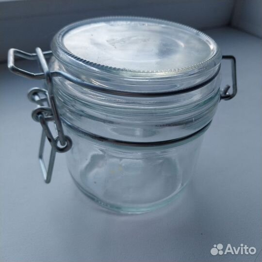 Банка с бугельным замком