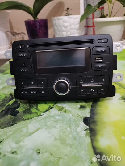 Штатная магнитола Renault harn 1005