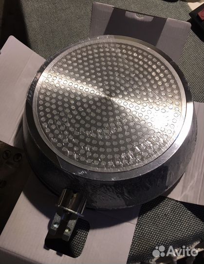 Сковорода с крышкой 28 см и блинная Магнит