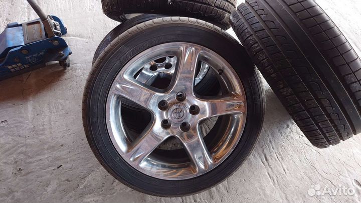 Yokohama Advan A005 235/45 R17