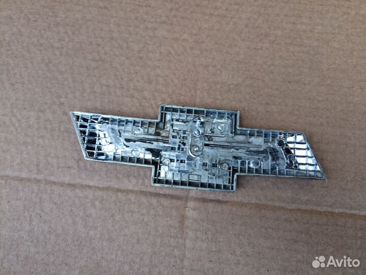 Эмблема крышки багажника Chevrolet Cruze J300