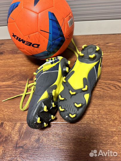 Детские футбольные бутсы