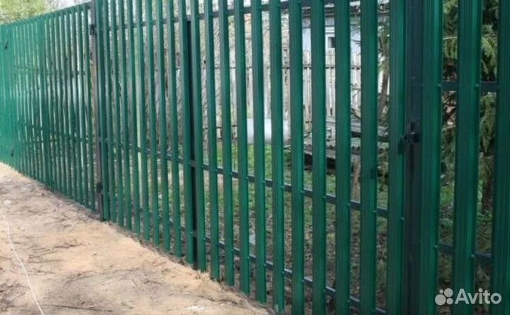 Забор из евроштакетника быстро работа по договору