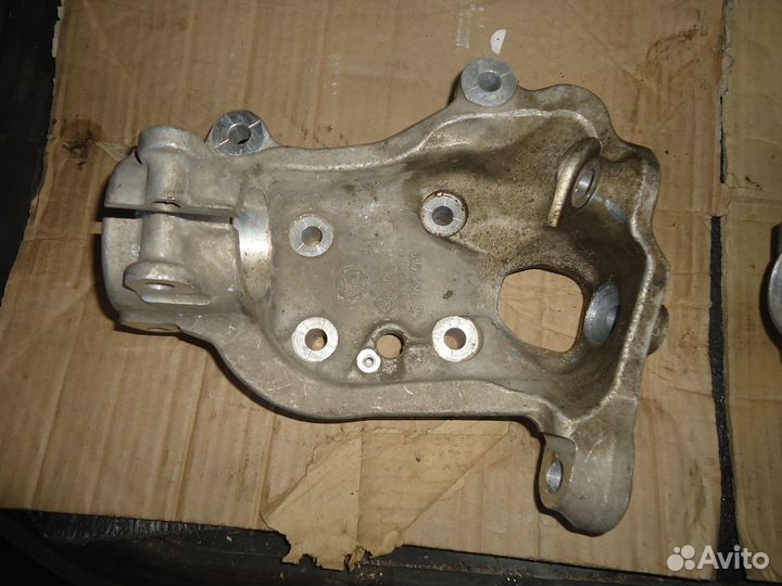 Поворотные кулаки BMW