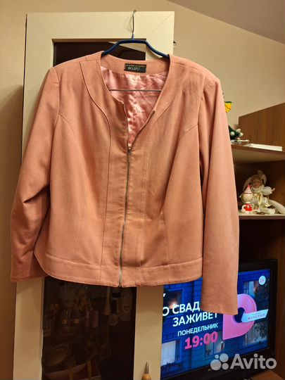 Личные вещи женские костюм