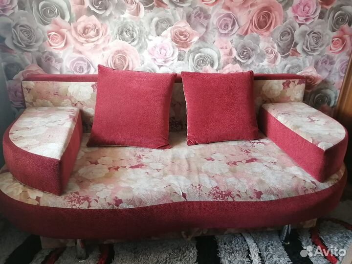Диван