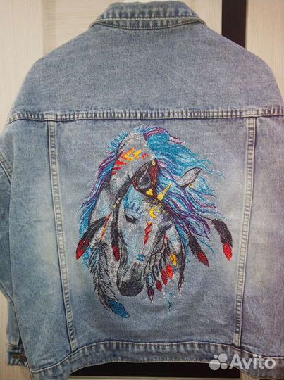 Машинная вышивка на джинсе