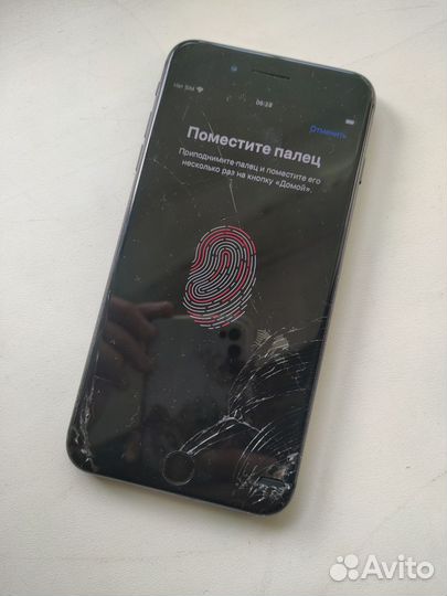 iPhone 8 Plus, 64 ГБ