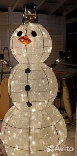 Новогоднее оформление фасада. Уличные гирлянды