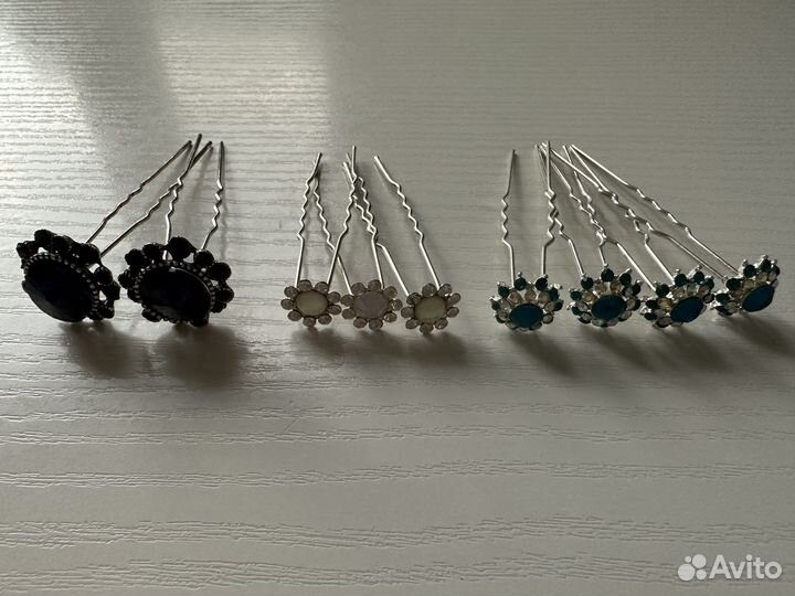 Праздничные заколки и резинки с бантиками