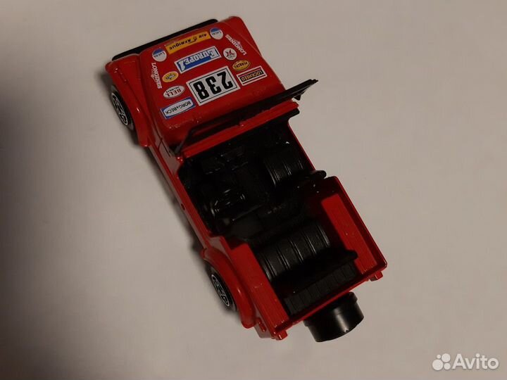 Модельная машинка