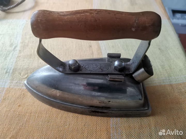 Утюги СССР. 3 штуки