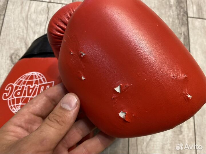 Боксерские перчатки