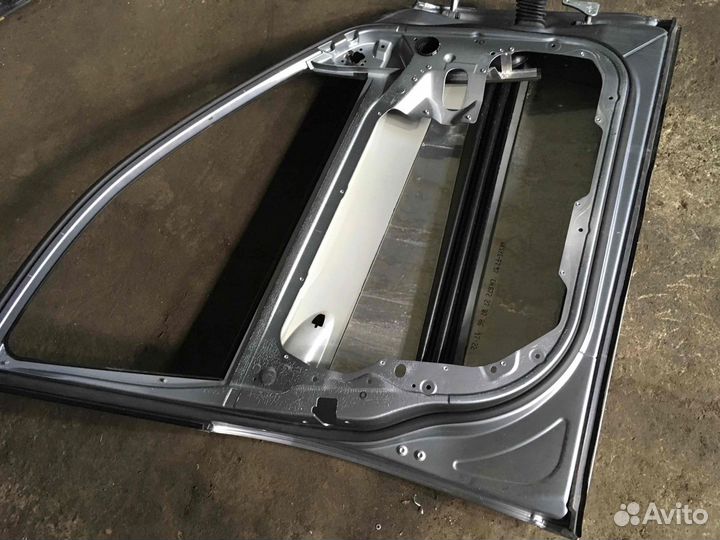 Дверь передняя левая Mercedes S W221 2217200105