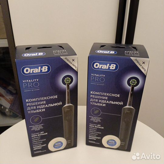 Электрическая зубная щетка oral b новая