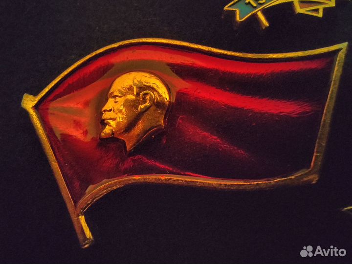 Значки с В.И.Лениным