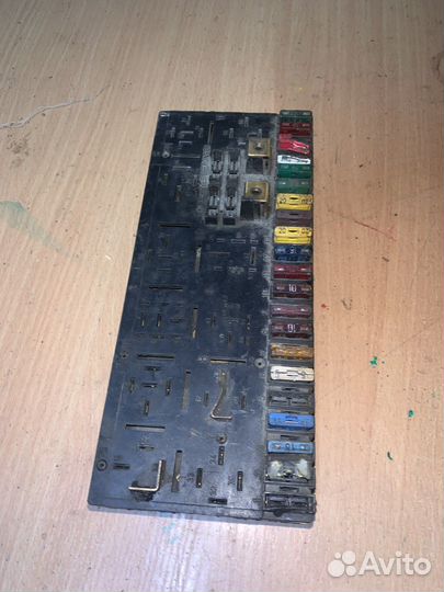 Блок предохранителей 80/90 B4 1991-1995