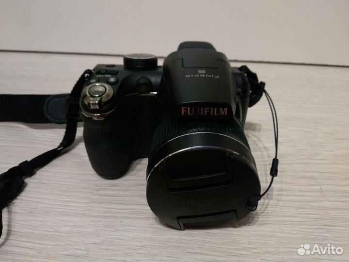 Цифровой фотоаппарат Fujifilm finepix S4000