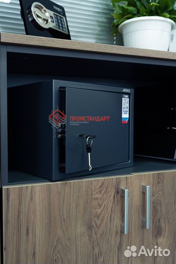 Сейф металлический