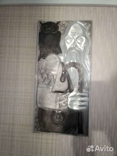 Для интерьера фигурка, чеканка