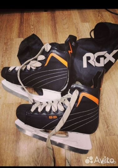 Коньки хоккейные