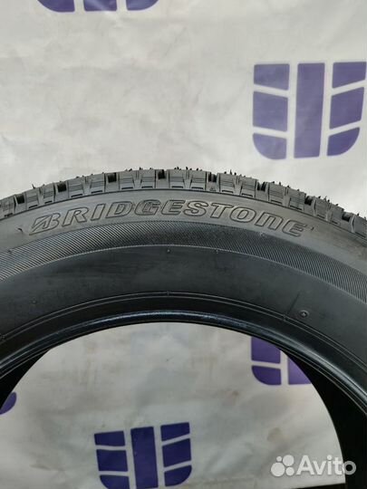 Bridgestone Blizzak VRX 215/60 R17 96S