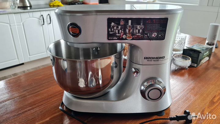 Кухонная машина redmond RKM-4030