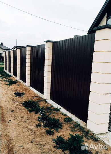 Бетонные столбы забора.Наборные блоки