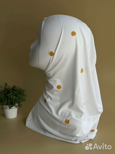 Бони. Хиджаб, баклава