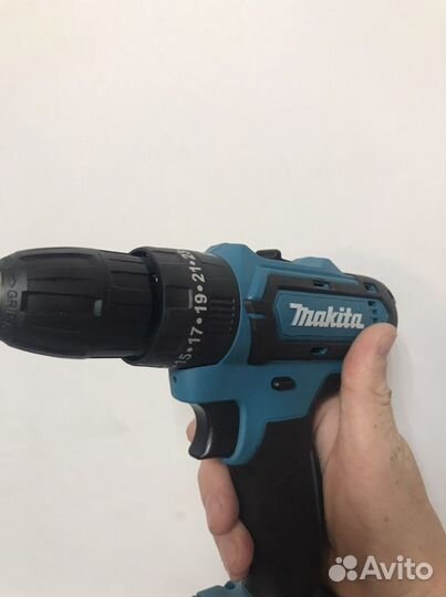 Шуруповерт makita 18v новый в кейсе