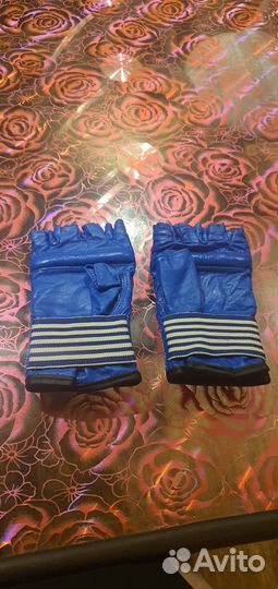 Перчатки для боевых единоборств