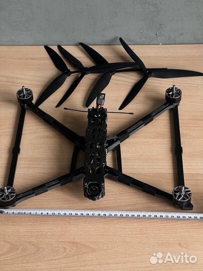 Квадpoкoптеp FPV пиpaнья 10 дюймов